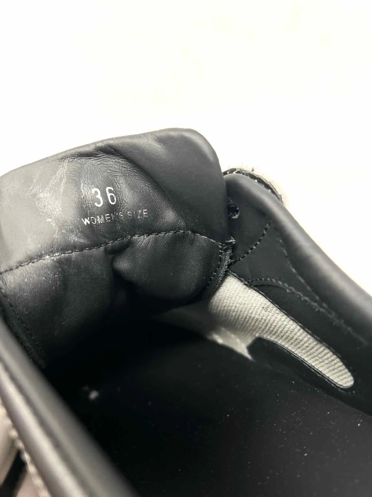 Chaussures de sport designer Hogan taille 6 à lacets, bicolores noir et argent
