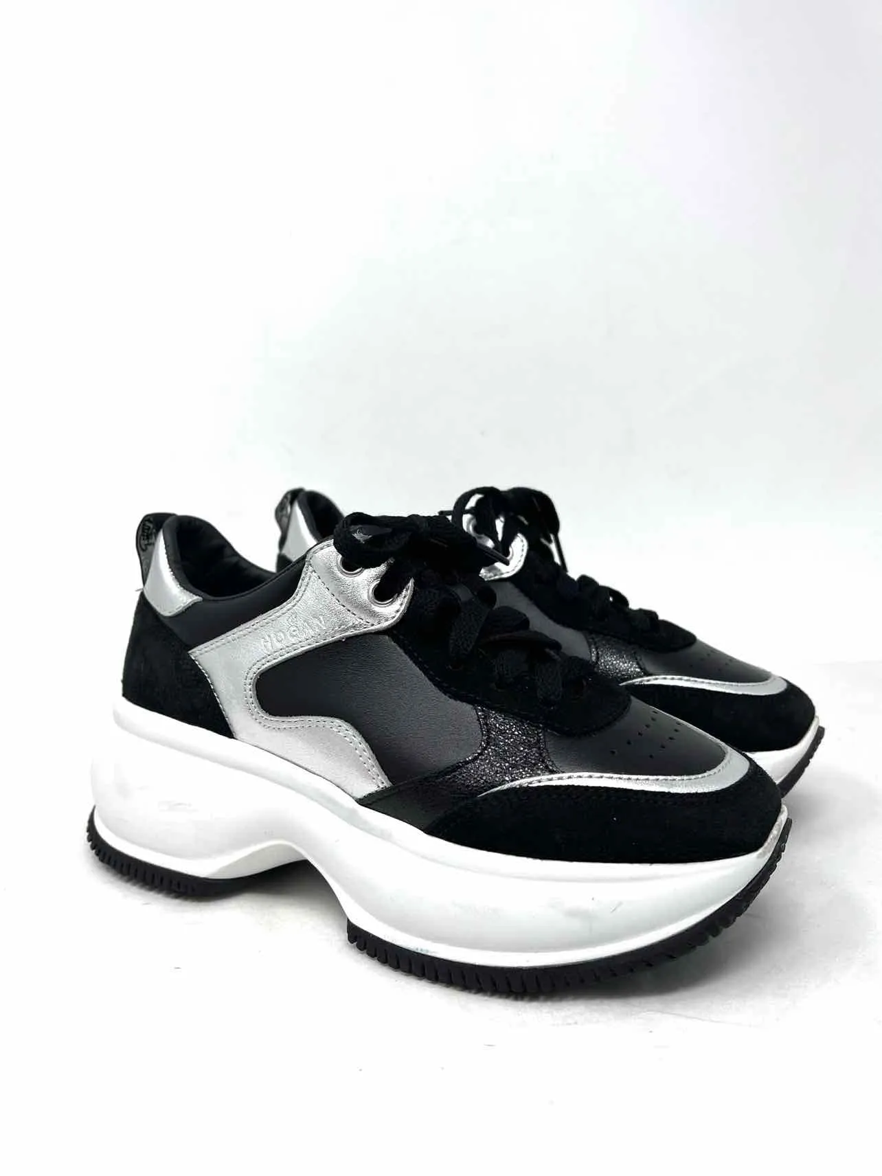 Chaussures de sport designer Hogan taille 6 à lacets, bicolores noir et argent