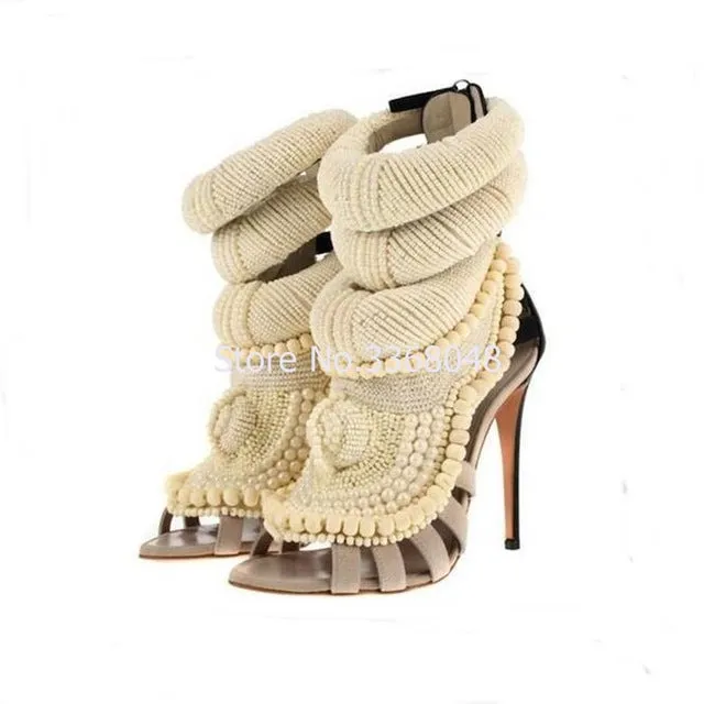 Chaussures Femme Été 2019 Bottes Sandales à Talons Hauts Femme Perles Brodées à la Main Creuses Chaussures en Cuir avec Fermeture Éclair pour Robe de Mariage Haut de Gamme Chaussures Mode Nova